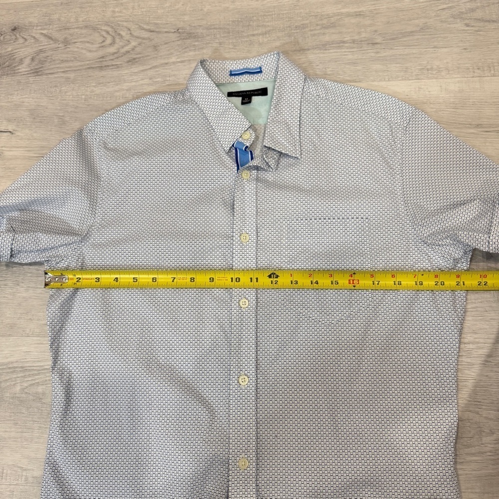Banana Republic Light Blue Geometric Button Down Shirt Size M - Picture 12 of 17